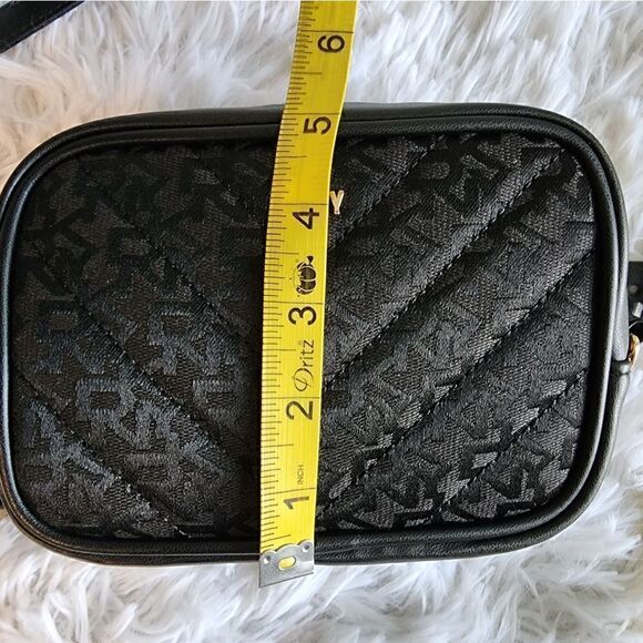 NEW DKNY 4 in 1 Belt/Crossbody Bag - Picture 13 of 14
